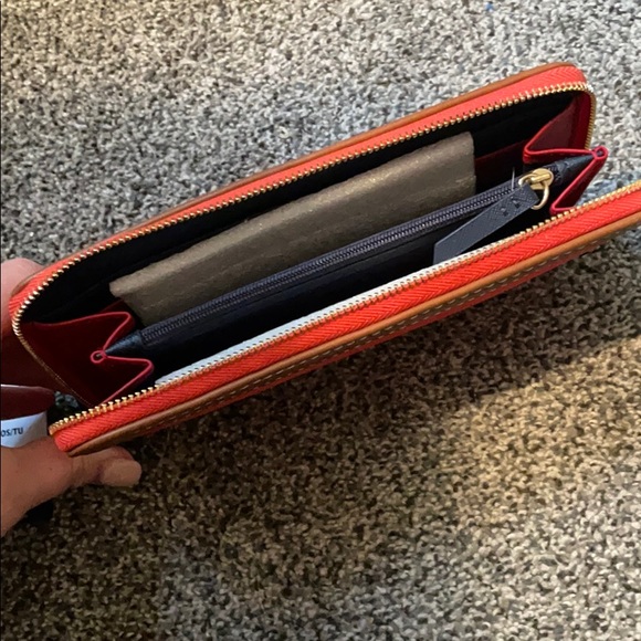 Tommy Hilfiger Wallet - Picture 3 of 3